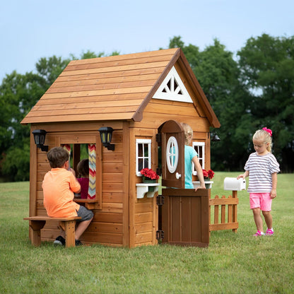 Backyard Discovery Spielhaus Aspen aus Holz | Outdoor Kinderspielhaus für den Garten inklusive Zubehör | Gartenhaus für Kinder mit Fenstern in Braun & Weiß
